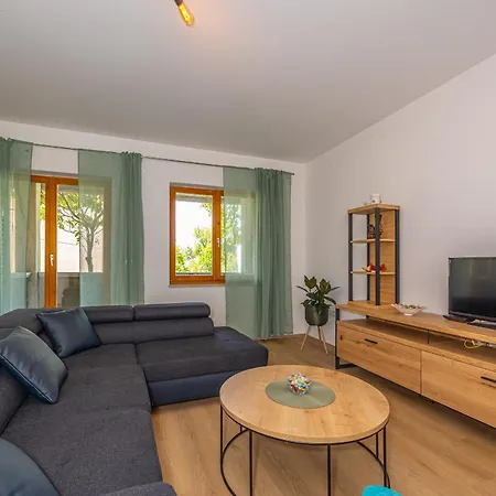 Luxury Jarmila Croatia * Crikvenica